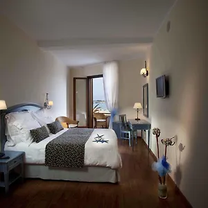 Mira Hotel